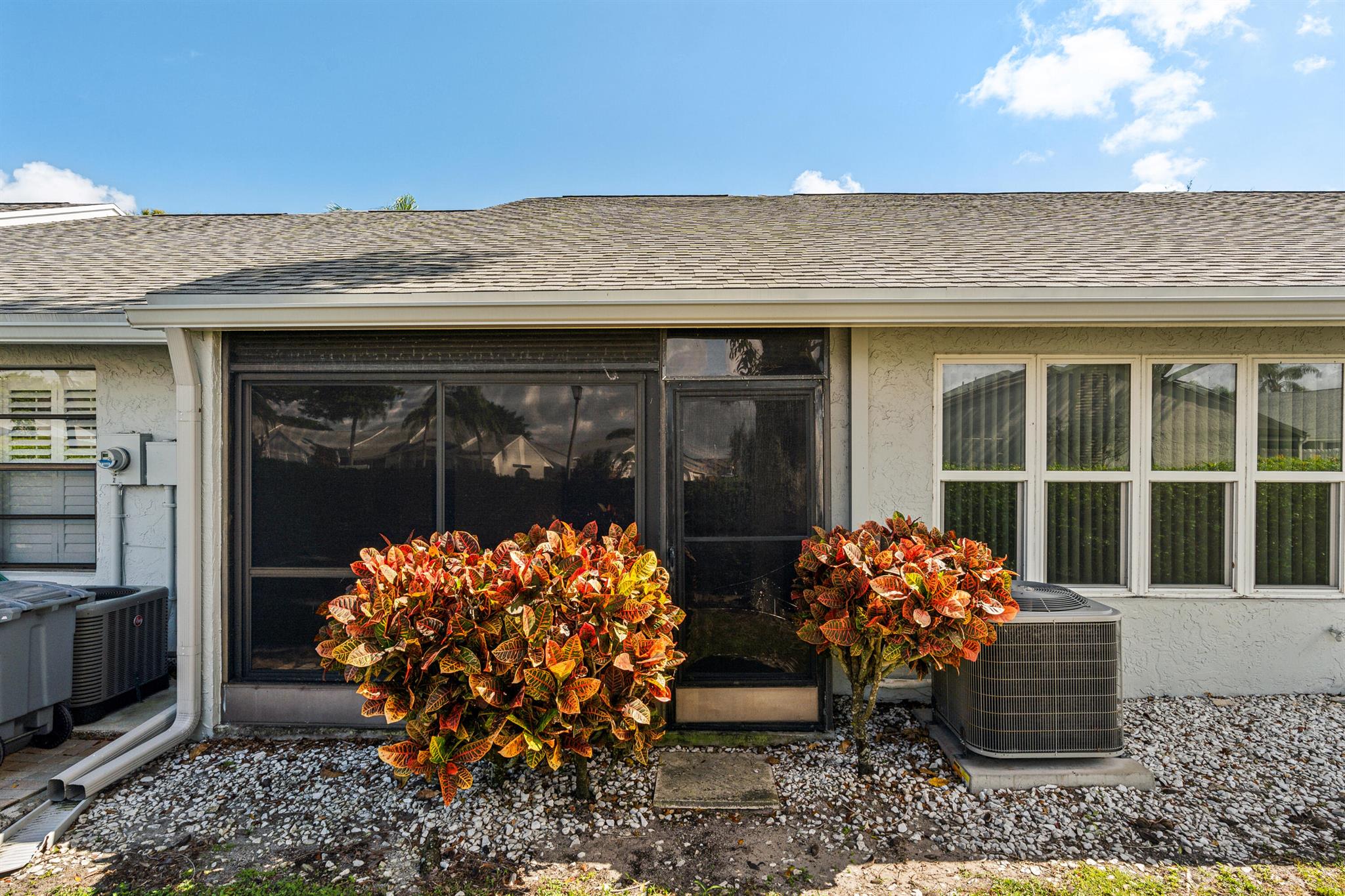 SOUTHPOINTE / COUNTRY GRE - Residential