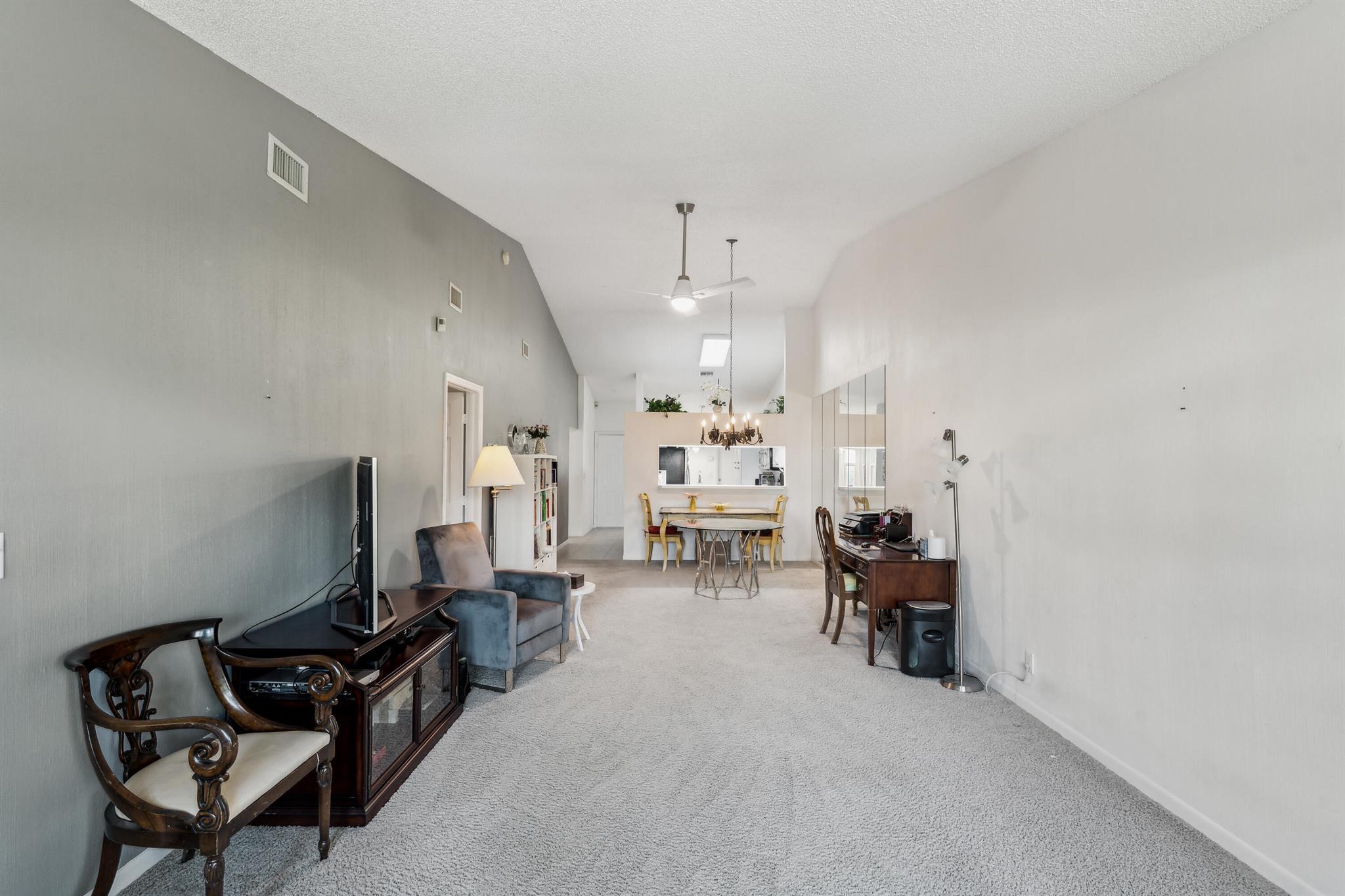 SOUTHPOINTE / COUNTRY GRE - Residential