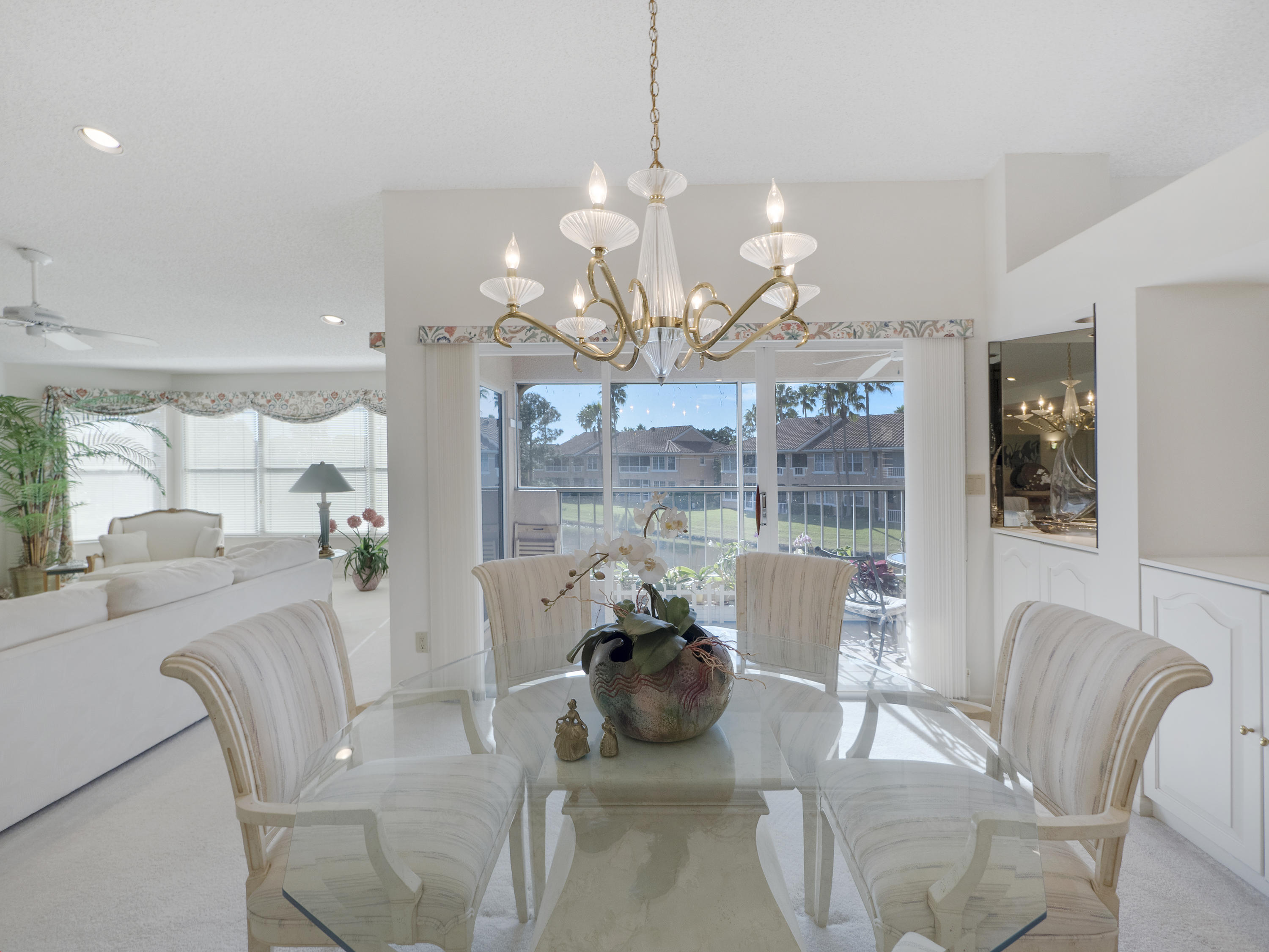 LEGENDS CONDO - Residential