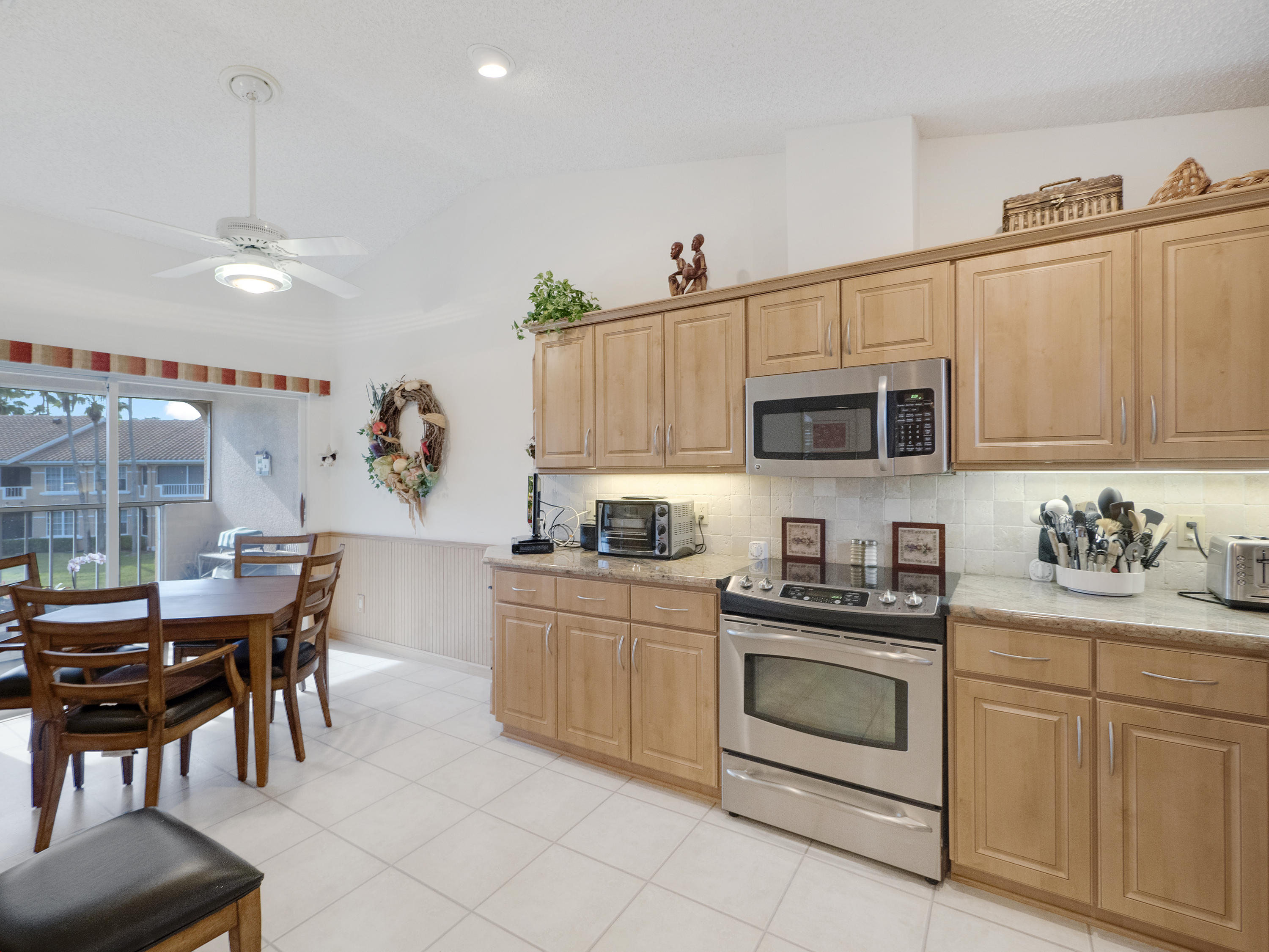 LEGENDS CONDO - Residential