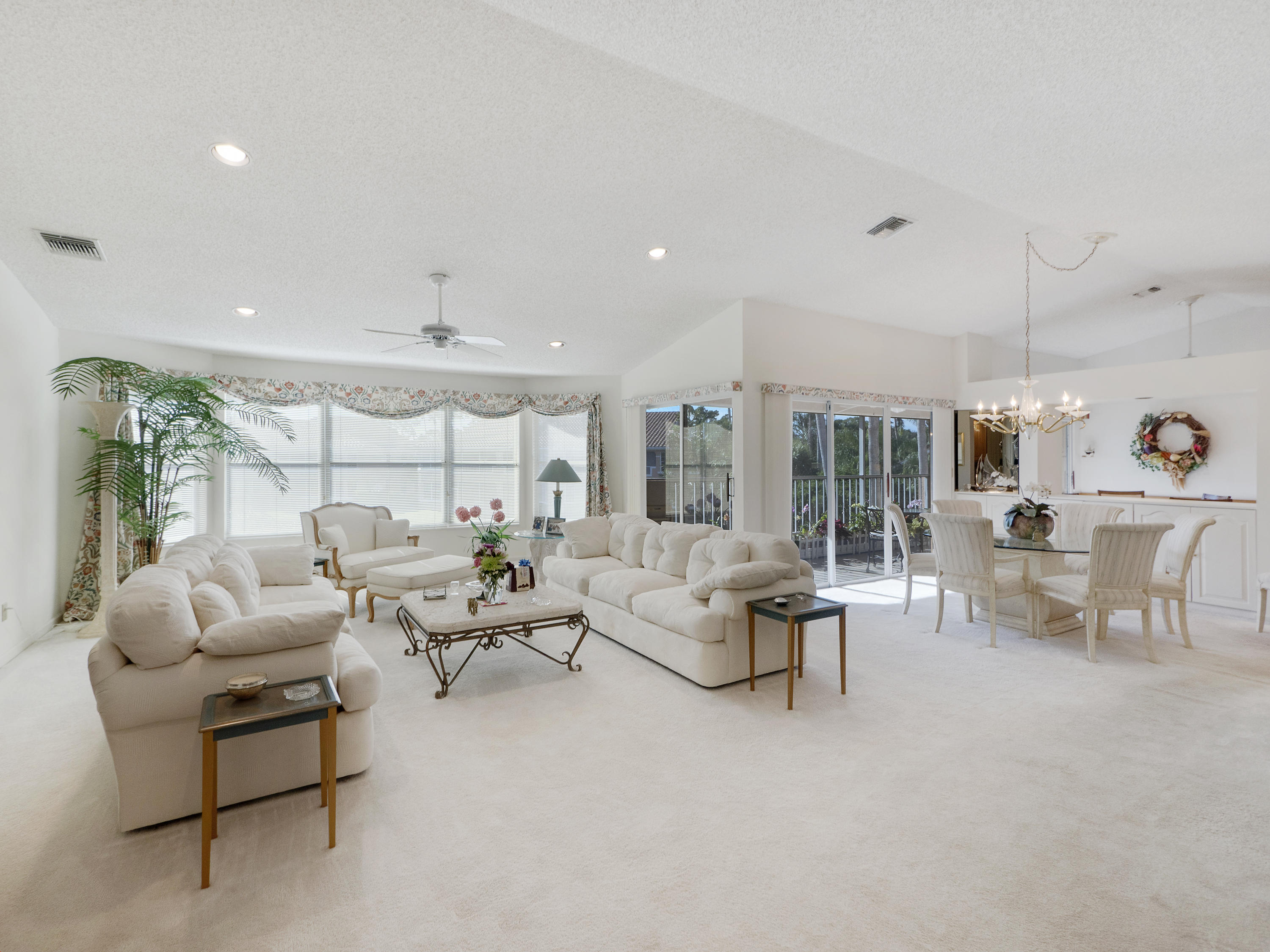 LEGENDS CONDO - Residential