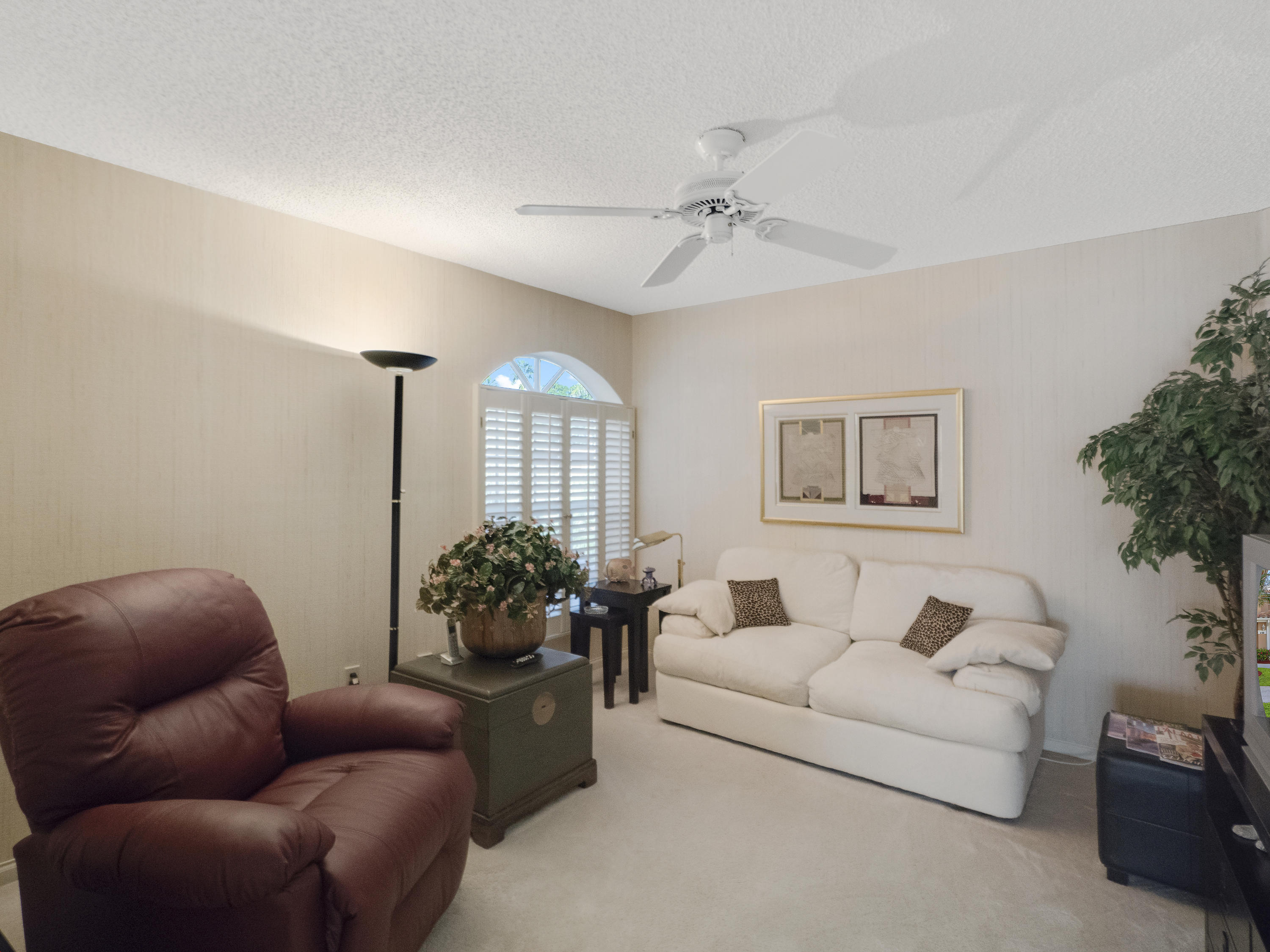 LEGENDS CONDO - Residential