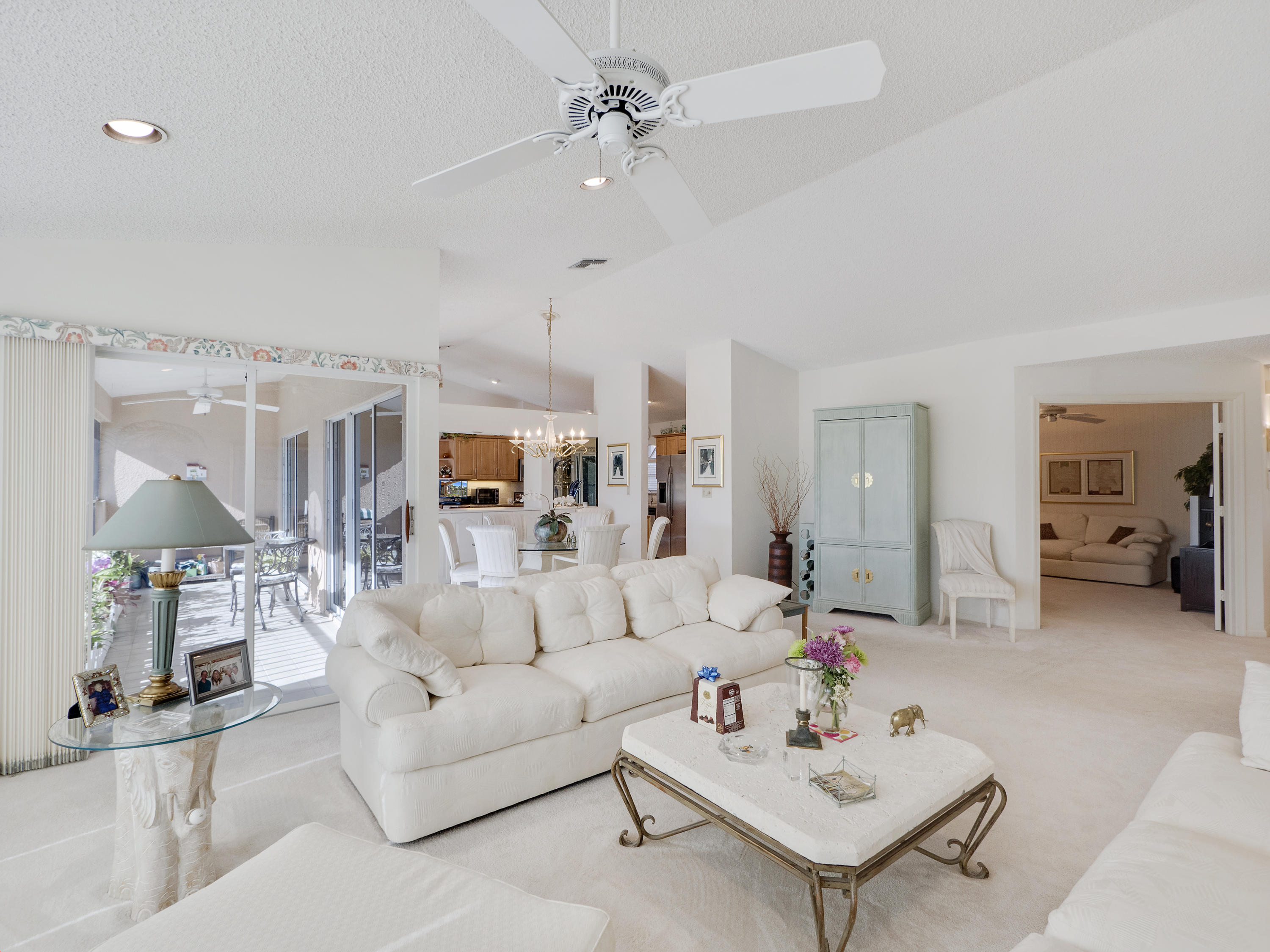 LEGENDS CONDO - Residential