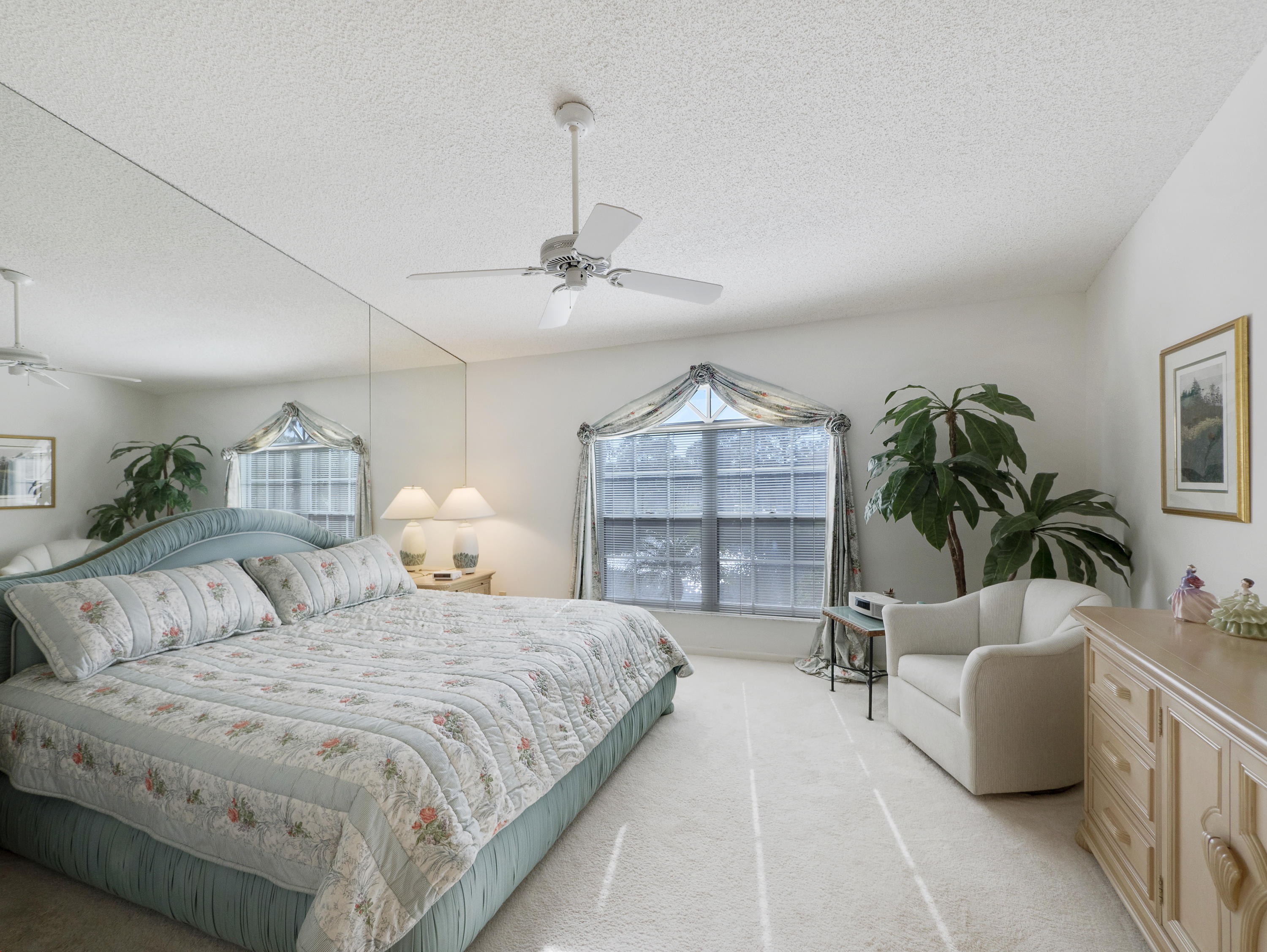 LEGENDS CONDO - Residential