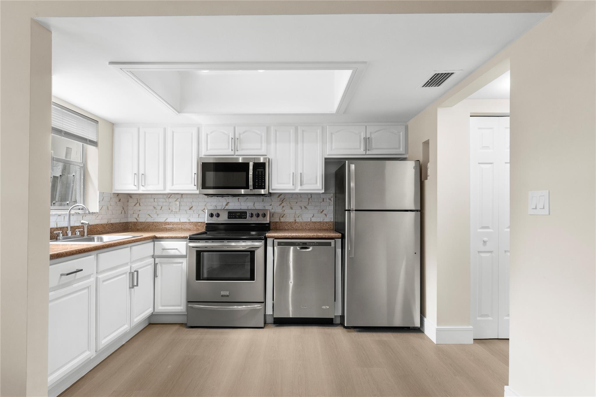 1304 SILVERADO DR 1304