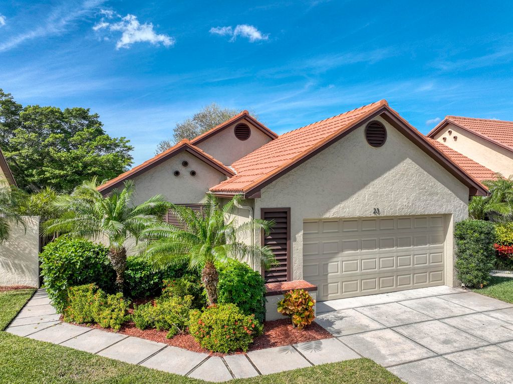 Photo of 23 Ironwood Way N, Palm Beach Gardens, FL 33418 (MLS # R10957201)