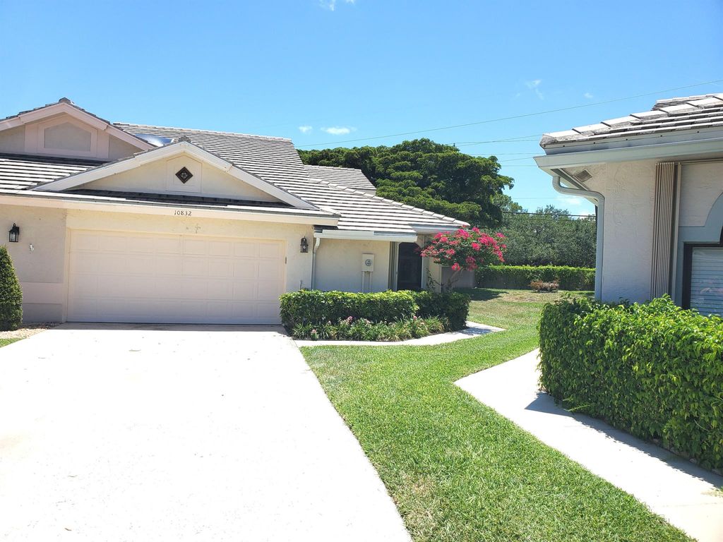 Photo of 10832 Stafford Circle N, Boynton Beach, FL 33436 (MLS # R11096509)
