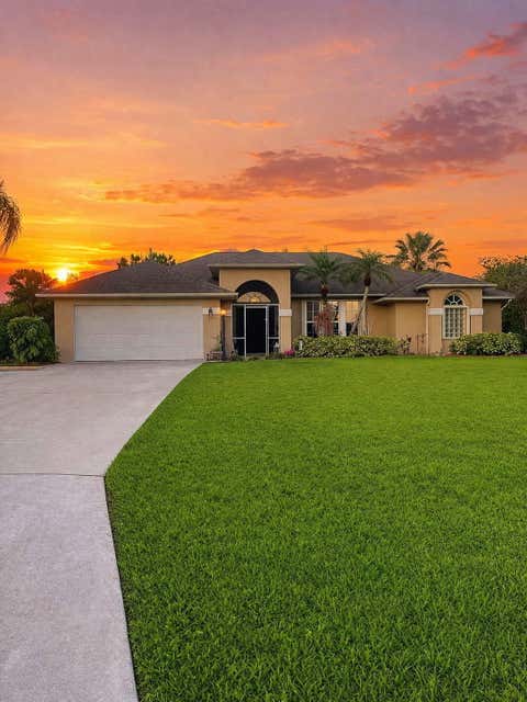 Photo of 2815 SE Tate Avenue, Port Saint Lucie, FL 34984 (MLS # B26050762)