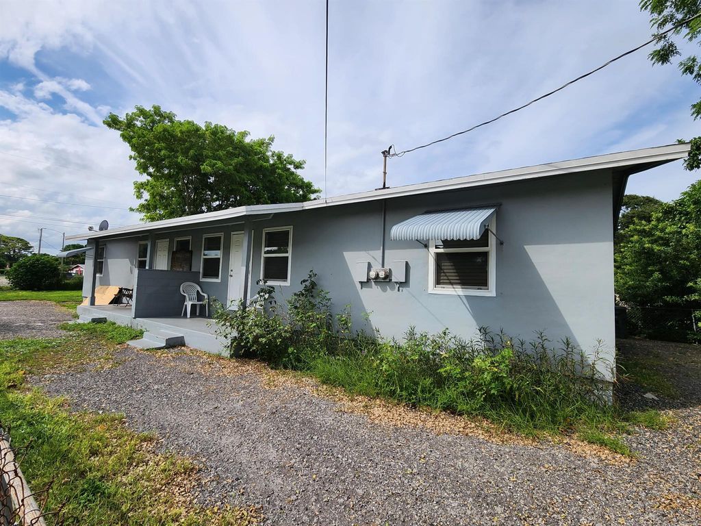 Photo of 2650 Booker Street, Fort Pierce, FL 34947 (MLS # R10944893)