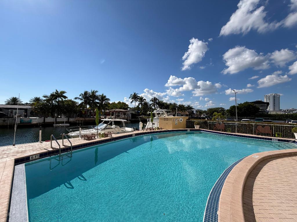 KEYSTONE TOWER - Residential