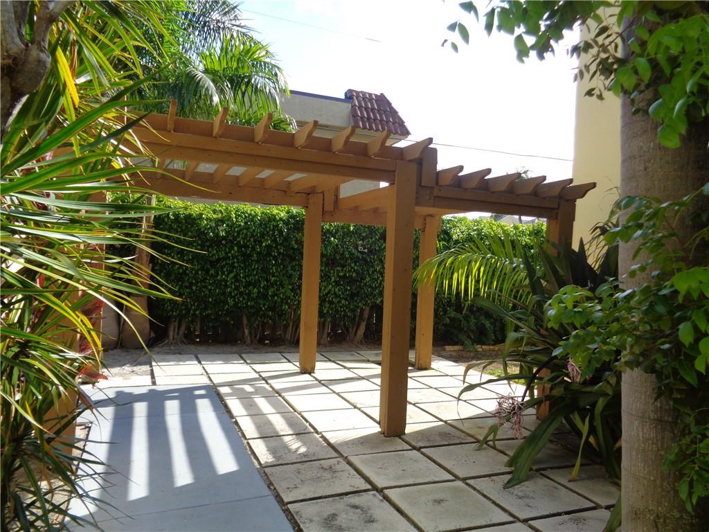 GARDENS AT LIGHTHOUSE PT - Residential