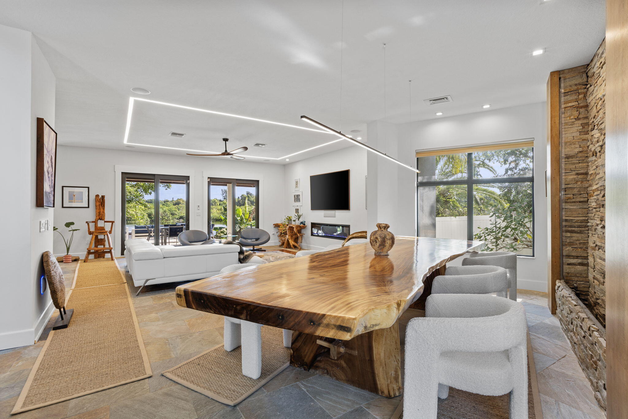 6787 BAYSHORE Drive
