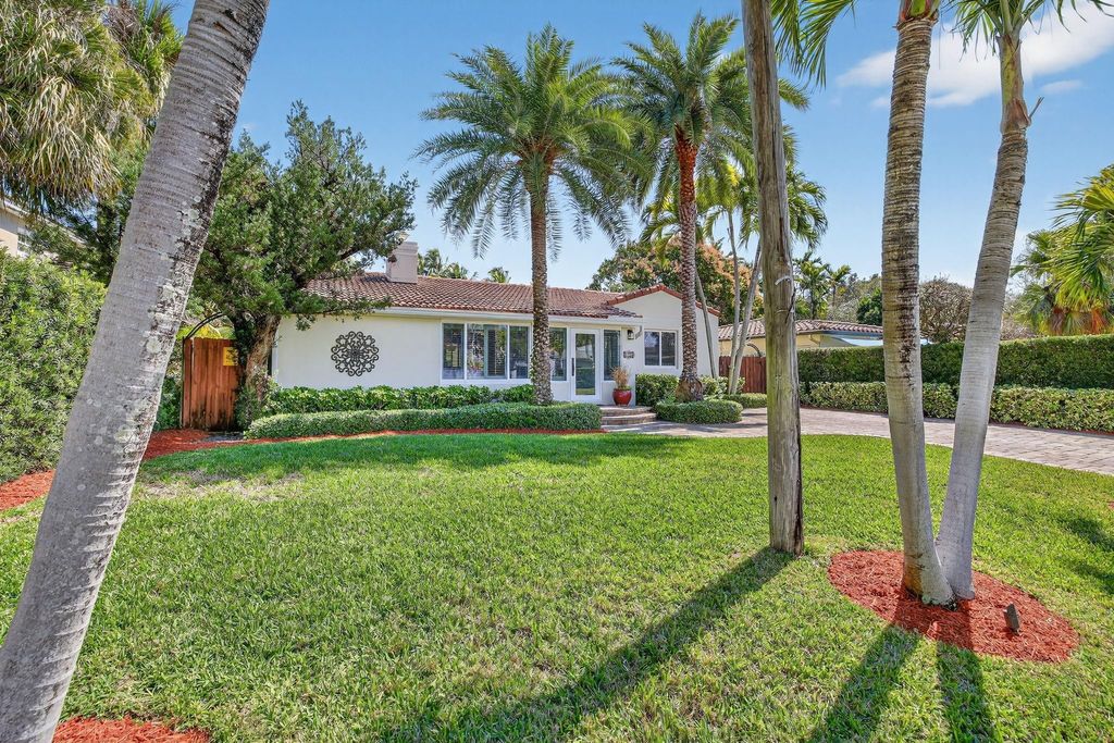 Photo of 430 NE 8th Avenue, Fort Lauderdale, FL 33301 (MLS # F10555712)