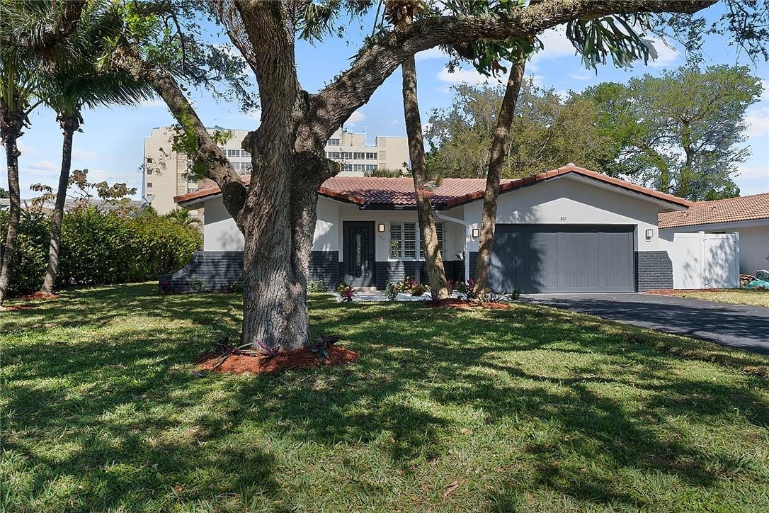 807 NW 7TH Street