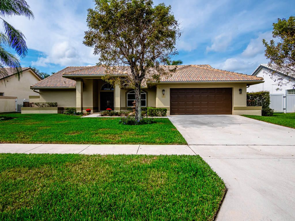 Photo of 6683 Blue Bay Circle, Lake Worth, FL 33467 (MLS # R10968496)
