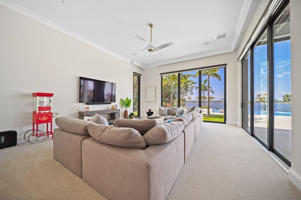 Sewalls Point - Residential