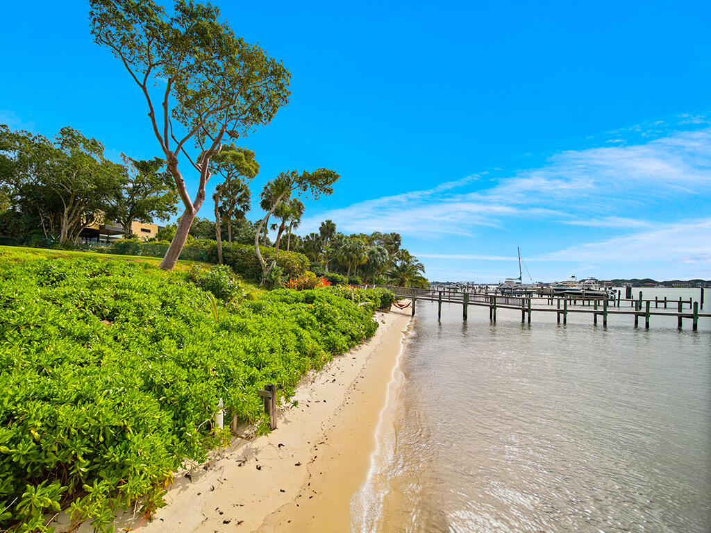 Sewalls Point - Residential