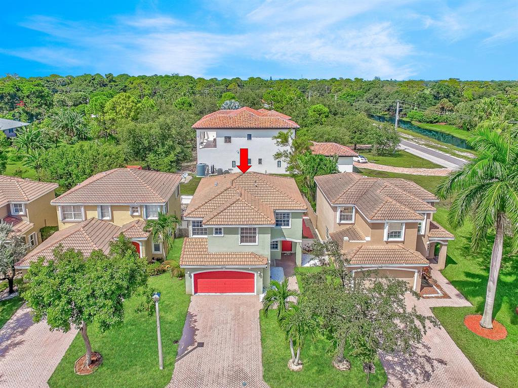 CRESCENT CREEK, COCONUT POINTE - Residential