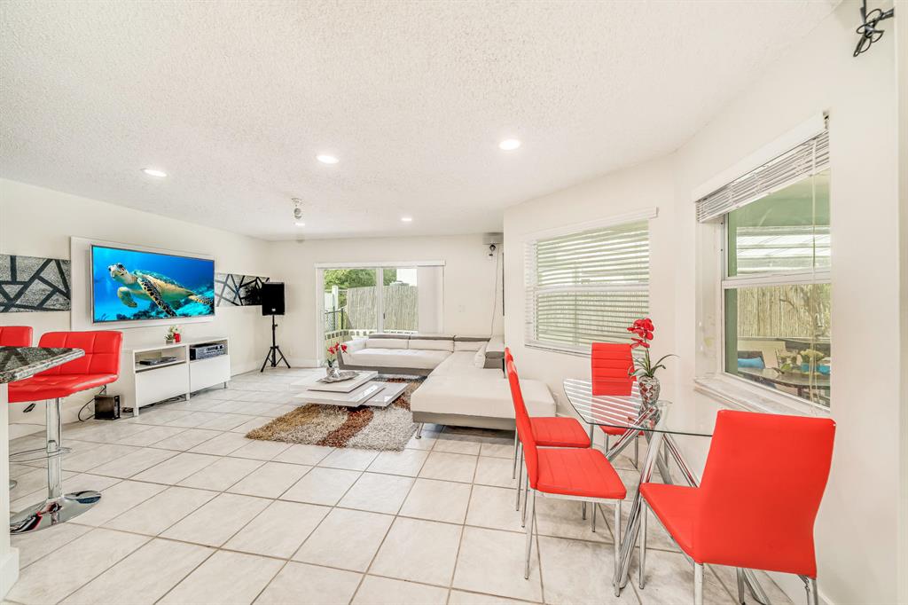 CRESCENT CREEK, COCONUT POINTE - Residential