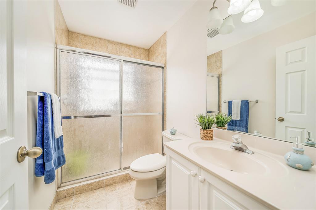 CRESCENT CREEK, COCONUT POINTE - Residential