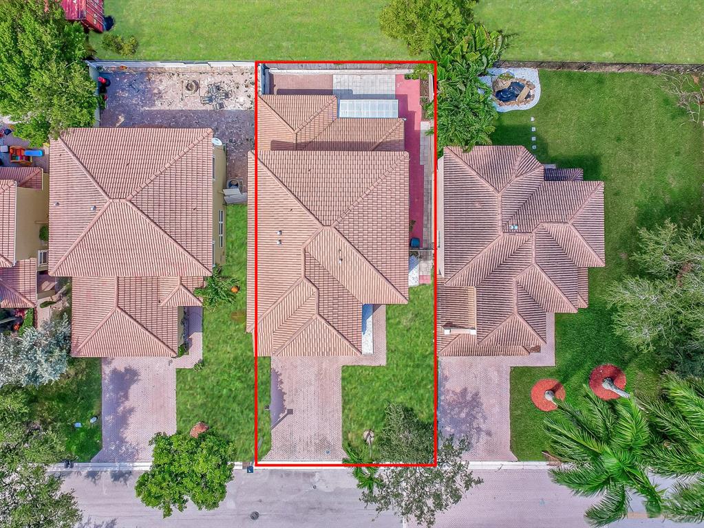 CRESCENT CREEK, COCONUT POINTE - Residential