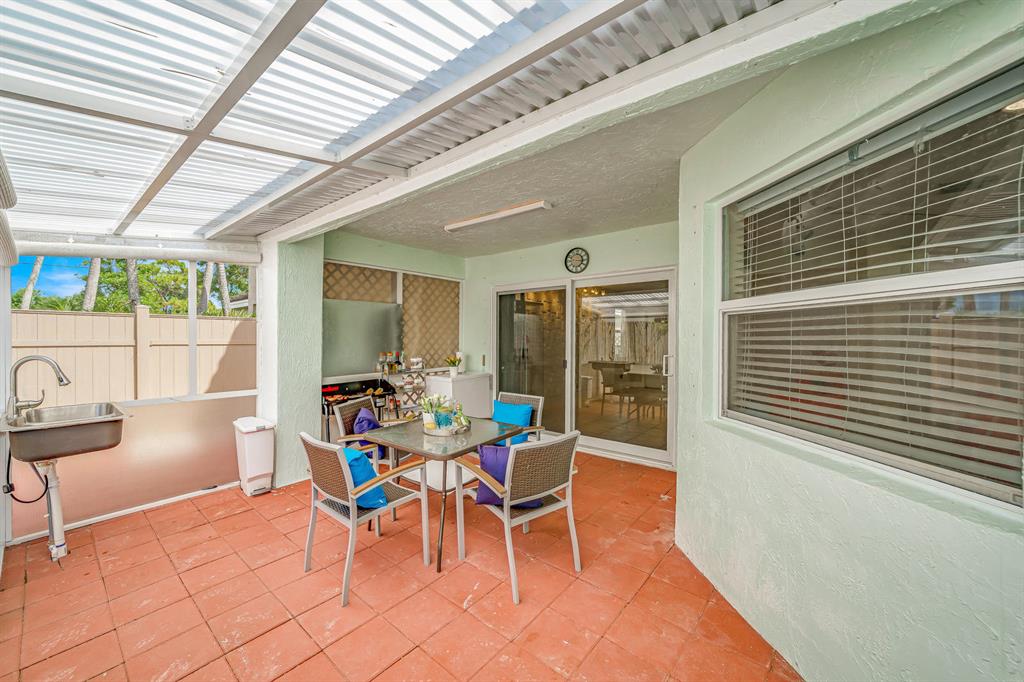 CRESCENT CREEK, COCONUT POINTE - Residential