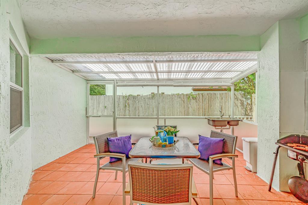 CRESCENT CREEK, COCONUT POINTE - Residential