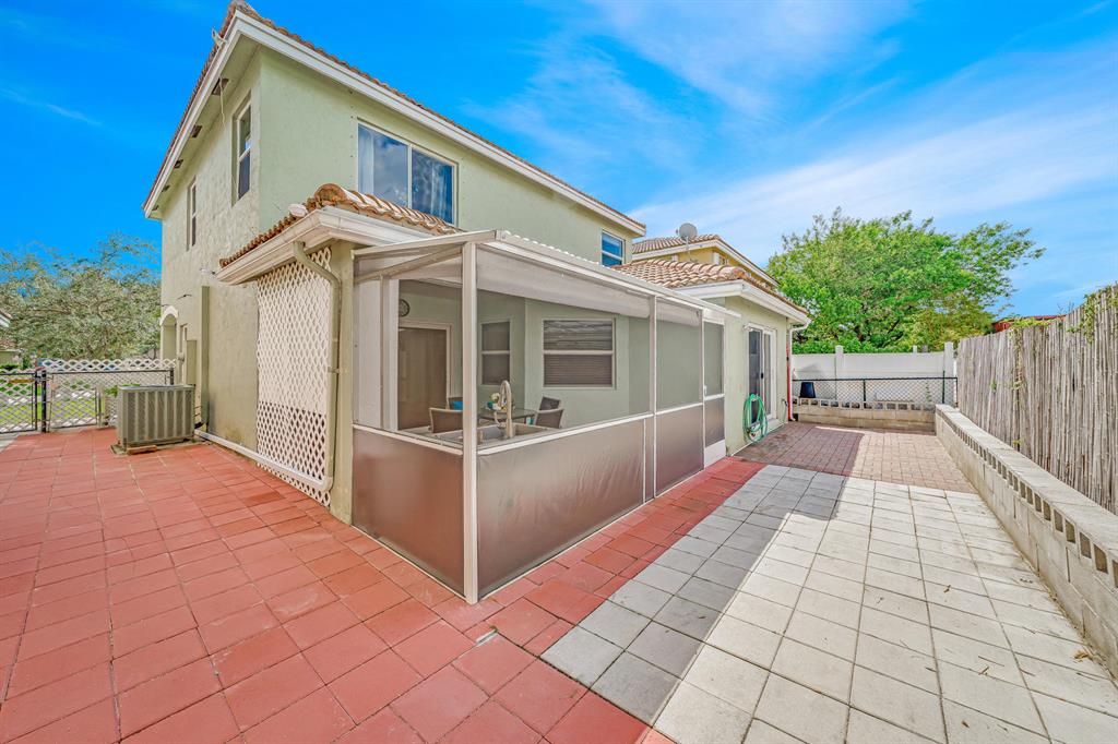 CRESCENT CREEK, COCONUT POINTE - Residential