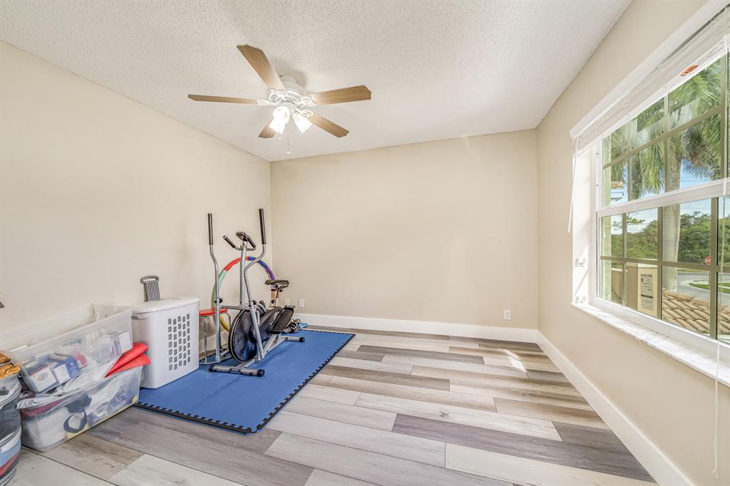 CRESCENT CREEK, COCONUT POINTE - Residential