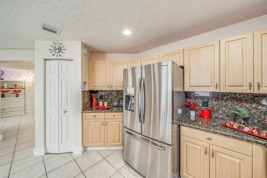 CRESCENT CREEK, COCONUT POINTE - Residential