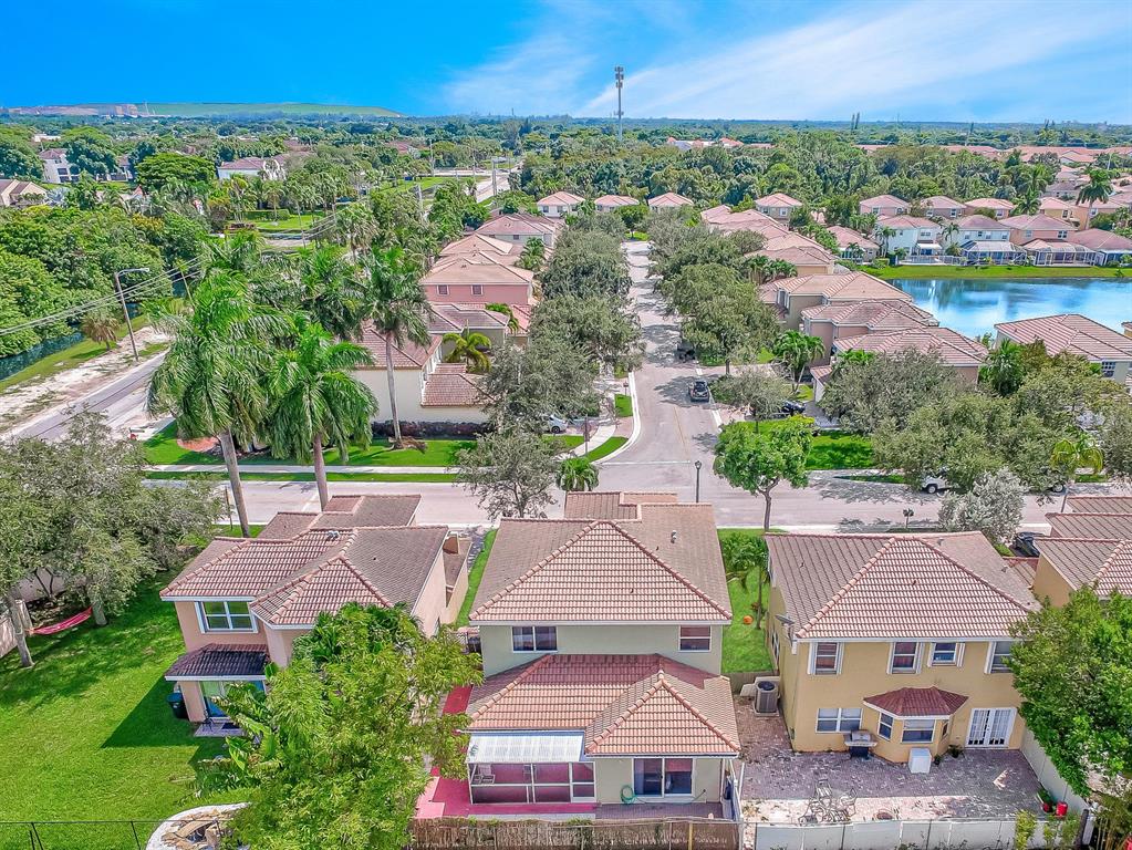 CRESCENT CREEK, COCONUT POINTE - Residential