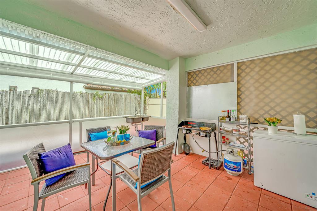 CRESCENT CREEK, COCONUT POINTE - Residential