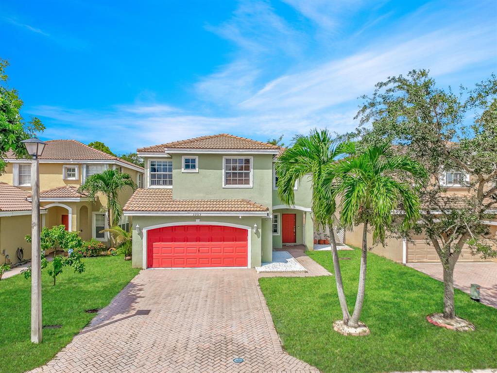 CRESCENT CREEK, COCONUT POINTE - Residential