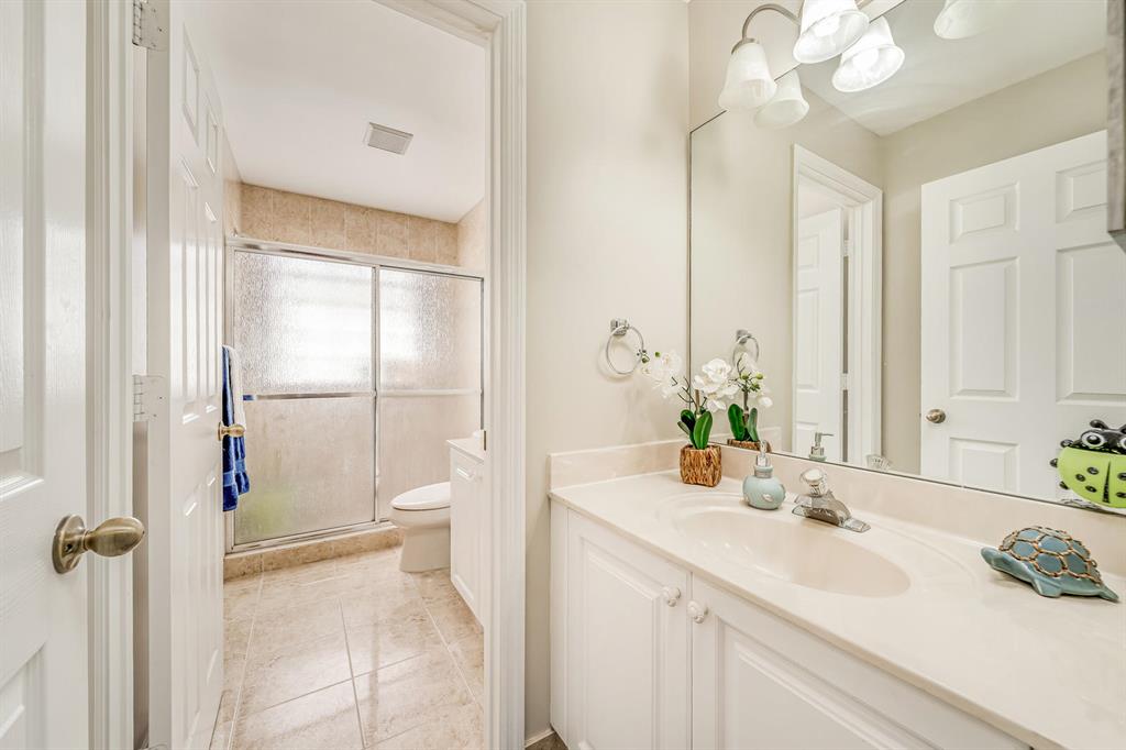 CRESCENT CREEK, COCONUT POINTE - Residential