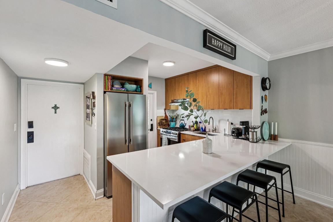 200 E Royal Palm Road 3030