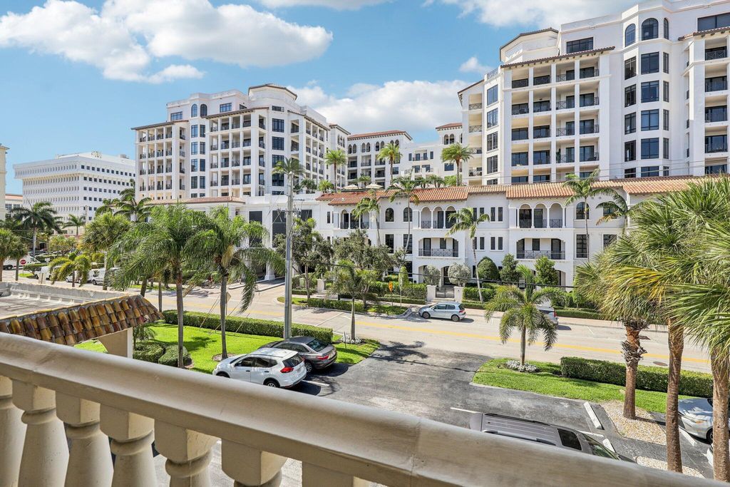 Photo of 200 E Royal Palm Road #3030, Boca Raton, FL 33432 (MLS # R11133653)