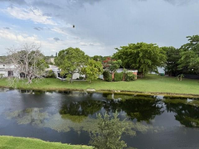 SUNRISE LAKES - Residential