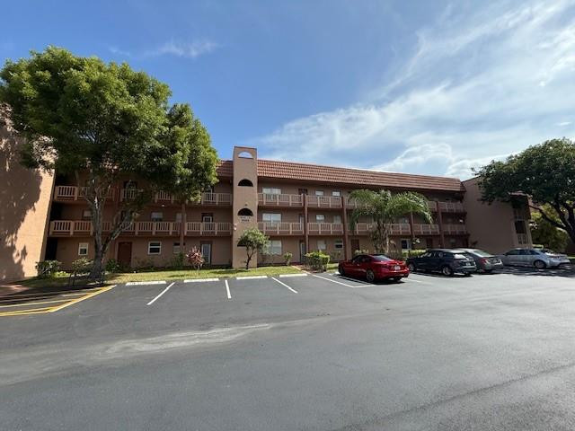 SUNRISE LAKES - Residential