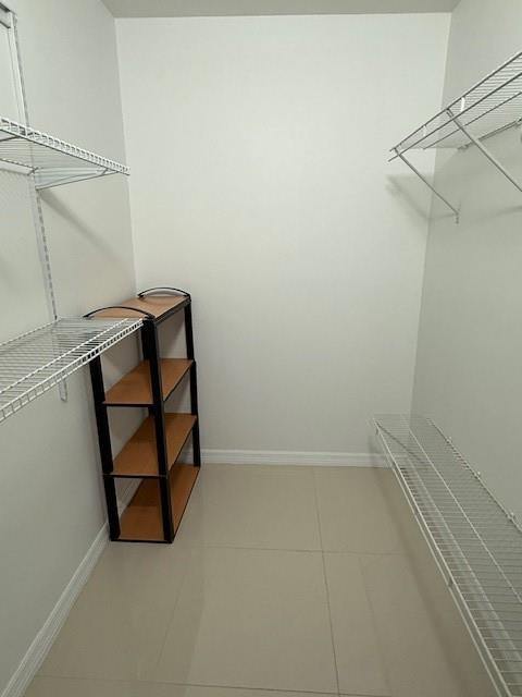 SUNRISE LAKES - Residential