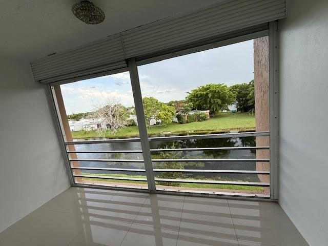 SUNRISE LAKES - Residential