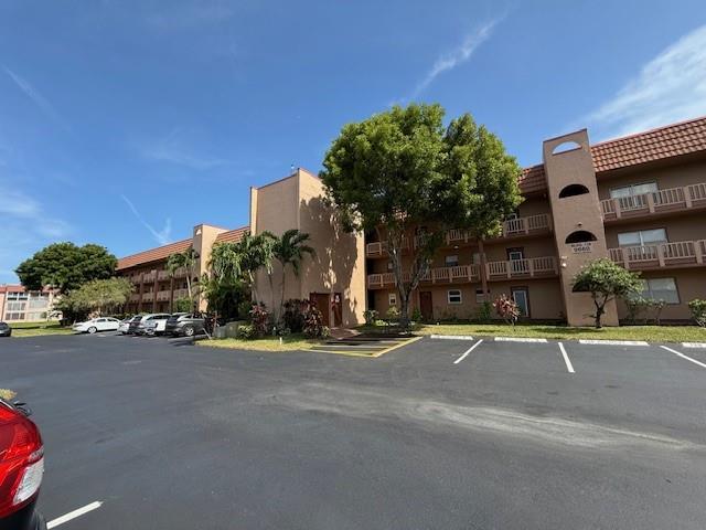 BEAUTIFUL REMODELED UNIT LOCATED IN SUNRISE LAKES PHASE 3, WITH GEORGEOUS LAKE VIEW, TILE FLOORS THROUGHOUT, NEW BATHROOM, UPDATED KITCHEN, STAINLESS STEEL APPLIANCES, IMPACT GLASS WINDOWS, GREAT COMMUNITY INCLUDES CLUBHOUSE WITH POOL, SPA, GYM, FREE GOLF, TENNIS COURT, BASKETBALL, BILLIARD, RACQUETBALL, BBQ, THEATER, NON-STOP ACTIVITIES, MOVIES, PARTIES, BINGO, LIVE MUSIC, AND MUCH MORE, COURTESY BUS, MAINTENANCE INCLUDES WATER, INTERNET, CABLE, PEST CONTROL. THIS IS A 55+ COMMUNITY, PER ASSOCIATION NO PETS ALLOWED, NO RENTALS ALLOWED, $2,700 MONTHLY INCOME, 20% MINIMUM DOWN PAYMENT, CREDIT SCORE 670+