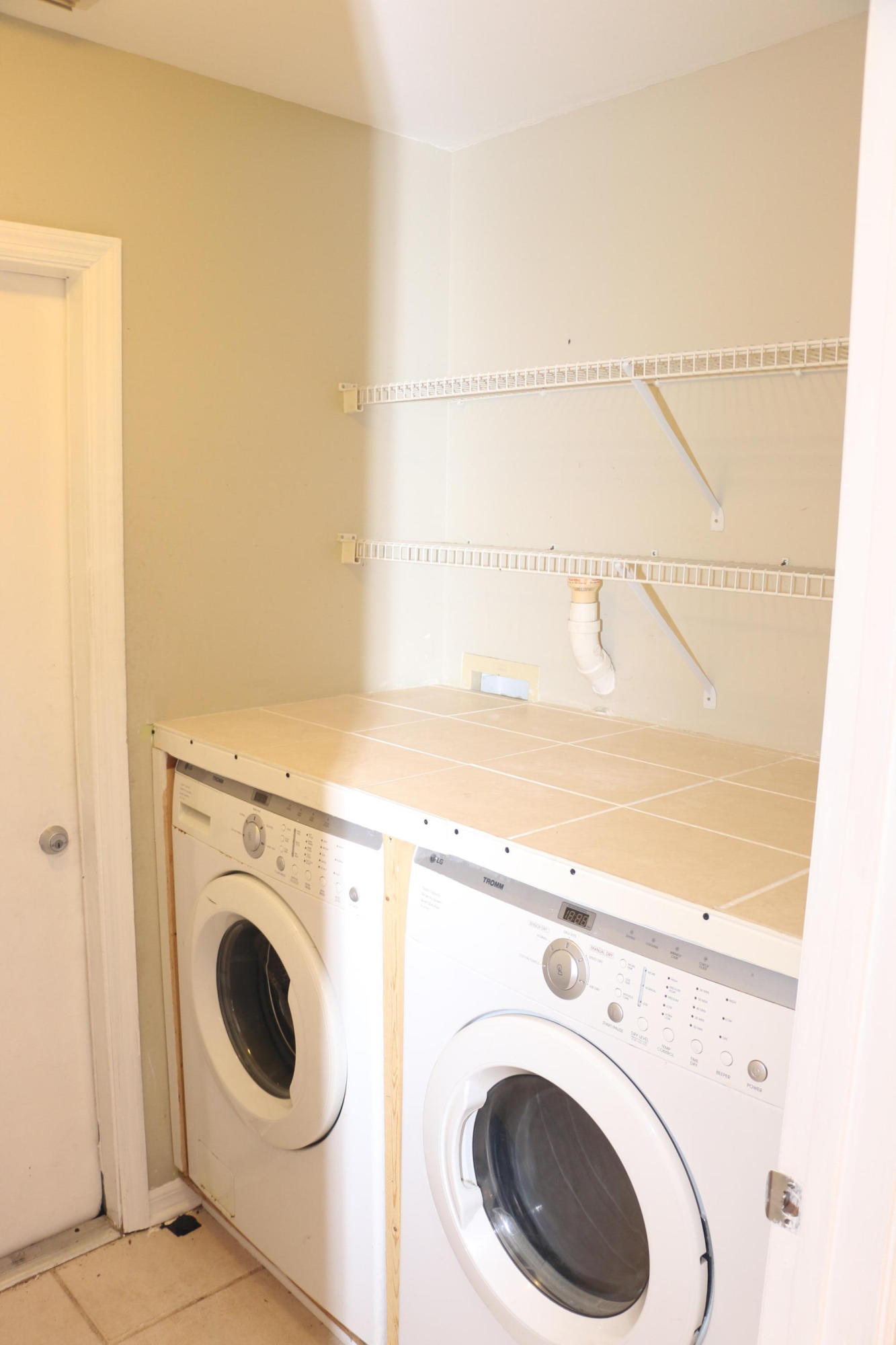 CORAL BAY - Residential Lease