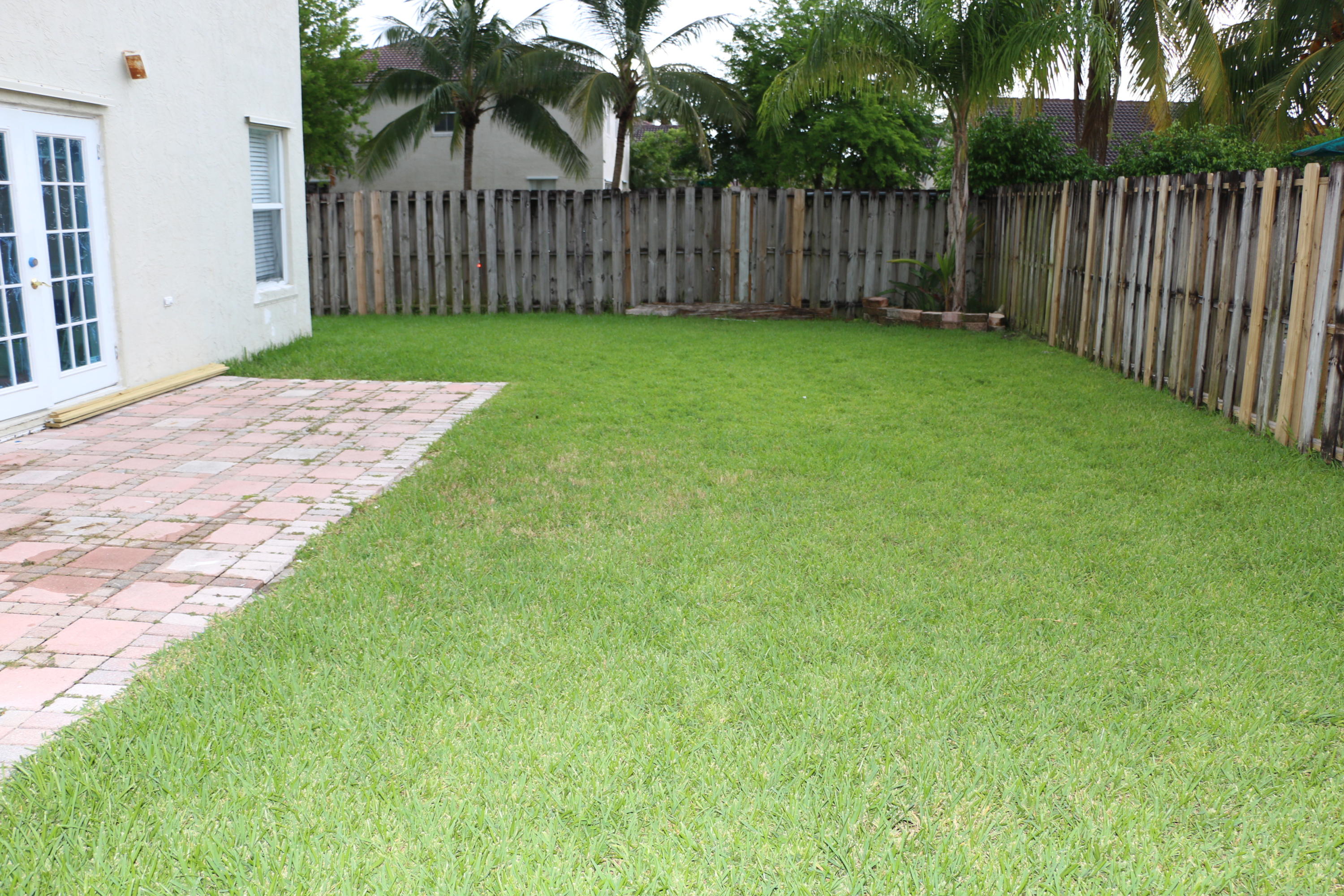 CORAL BAY - Residential Lease