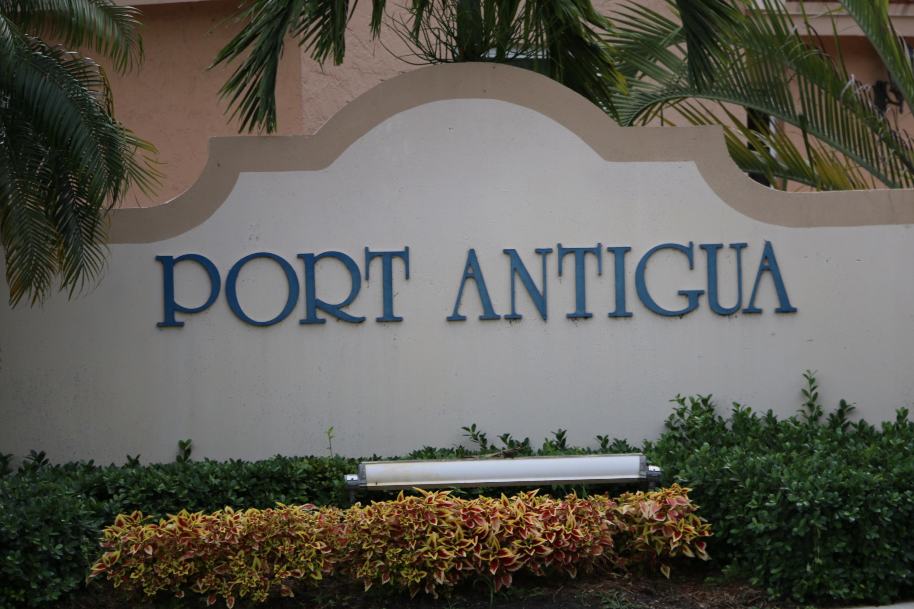 CORAL BAY - Residential Lease