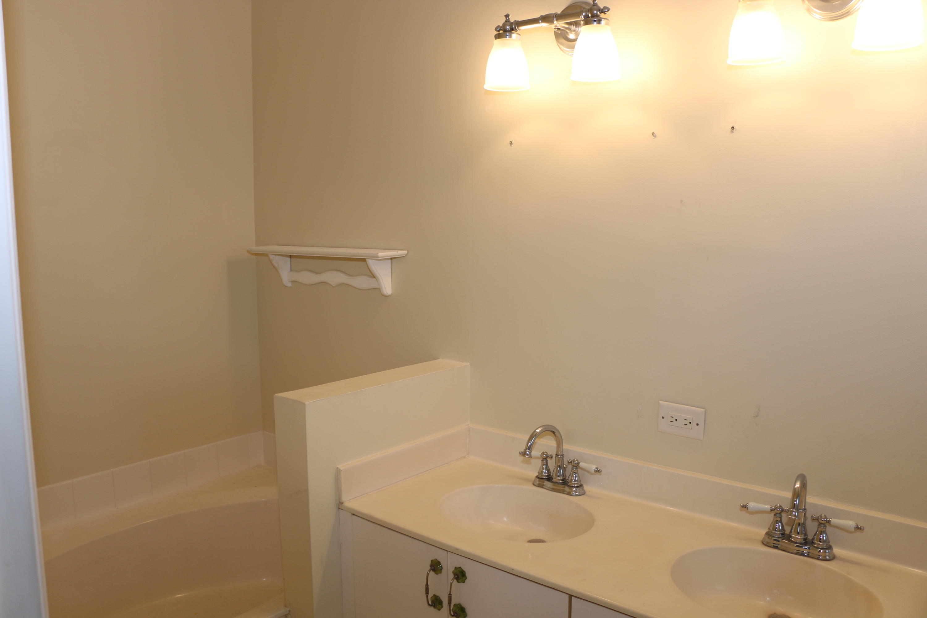 CORAL BAY - Residential Lease