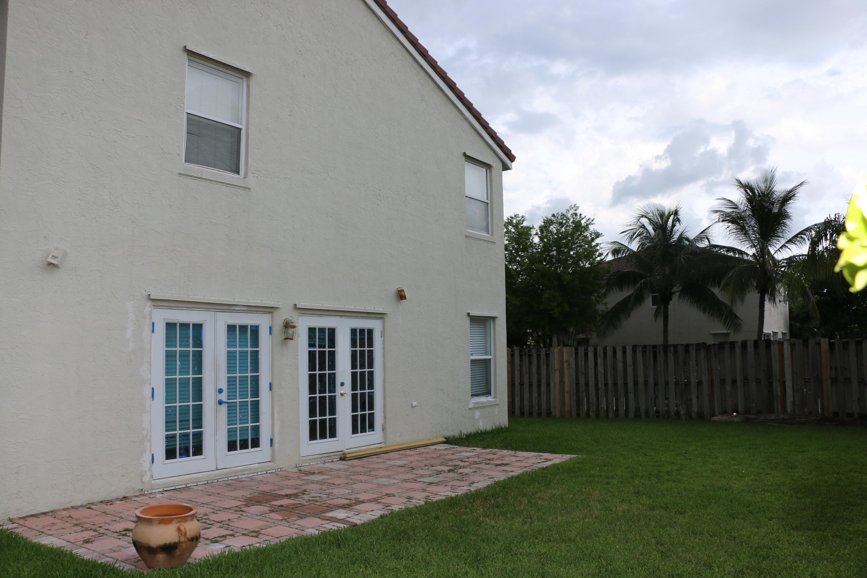 CORAL BAY - Residential Lease