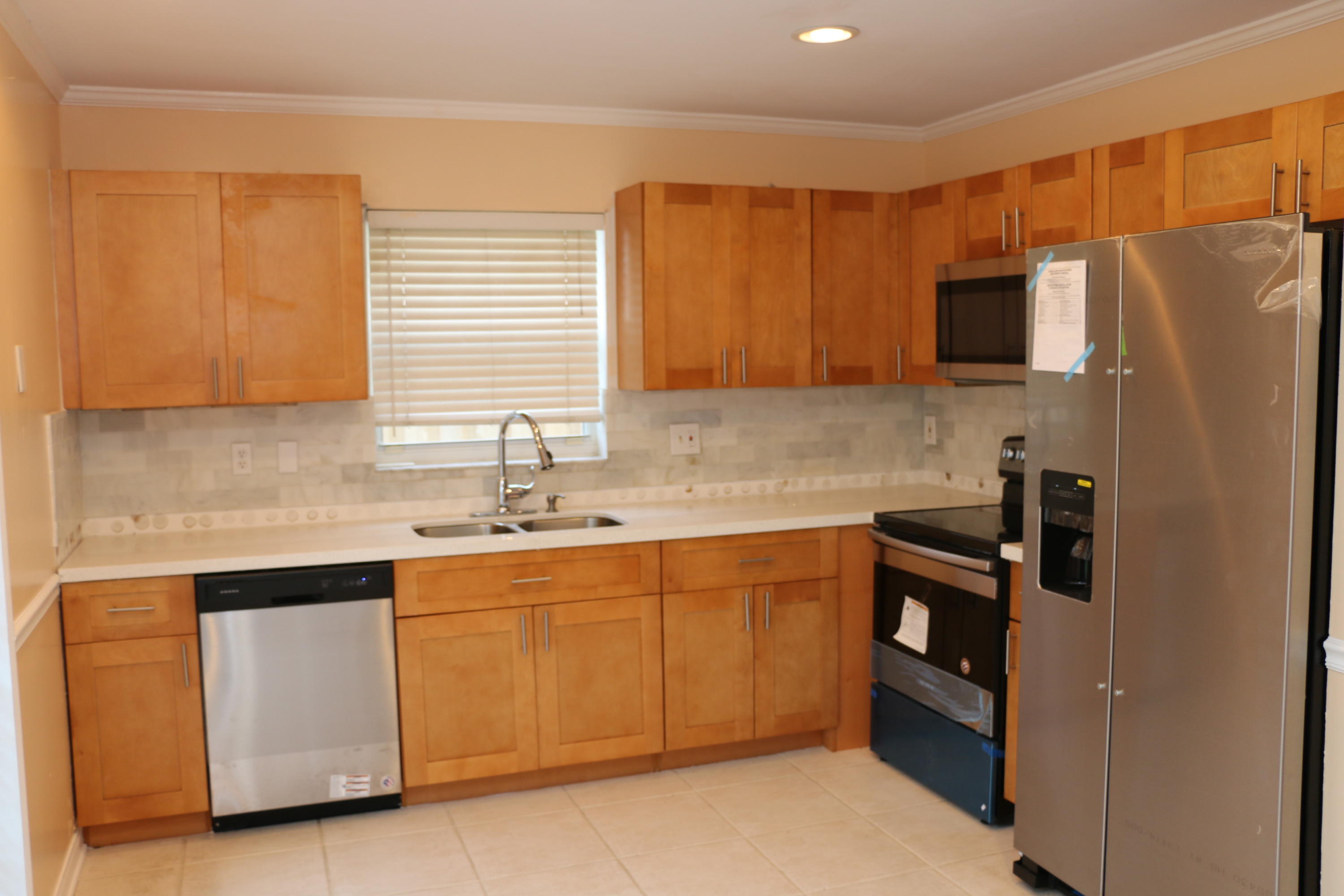 CORAL BAY - Residential Lease