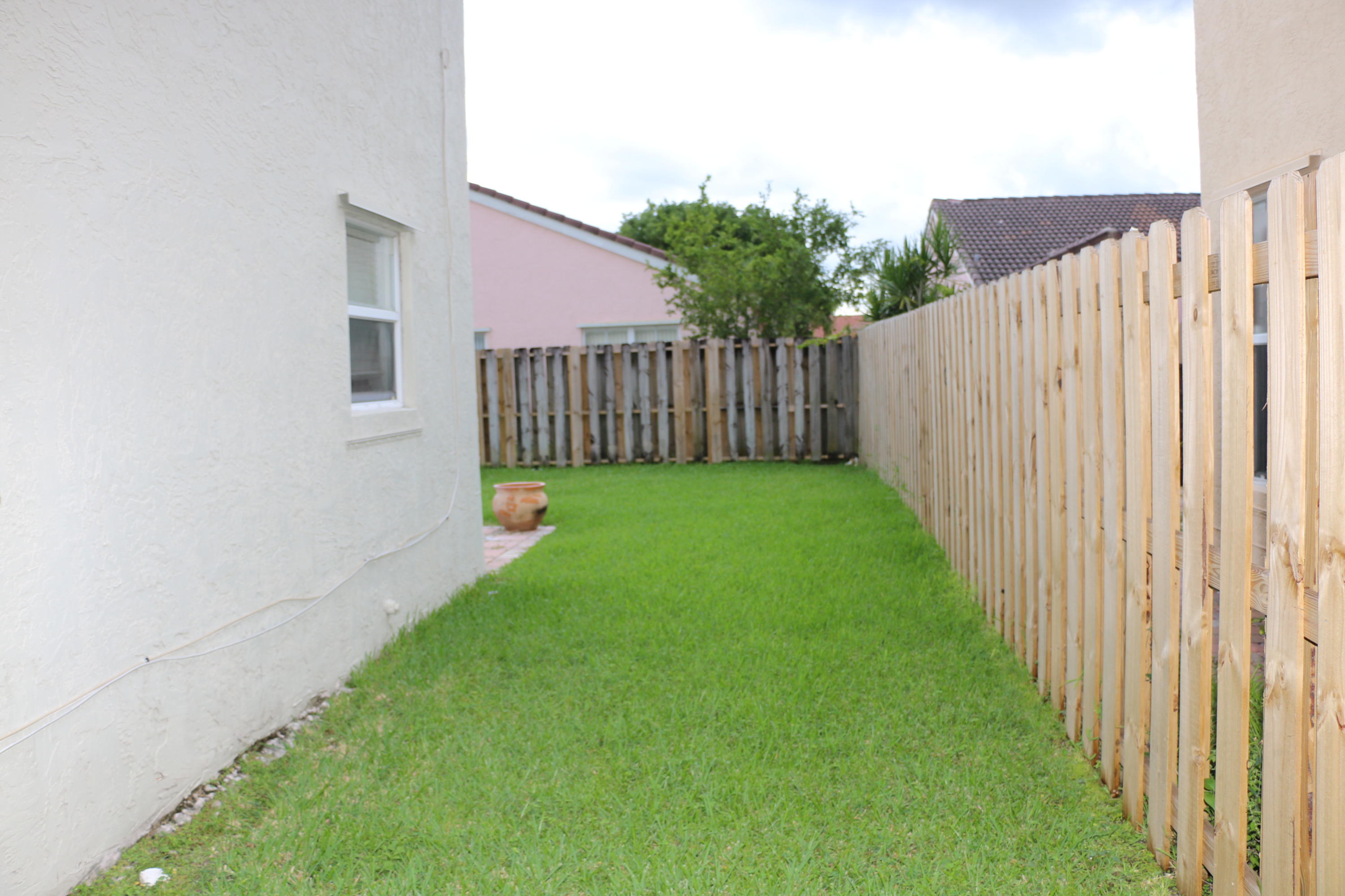 CORAL BAY - Residential Lease