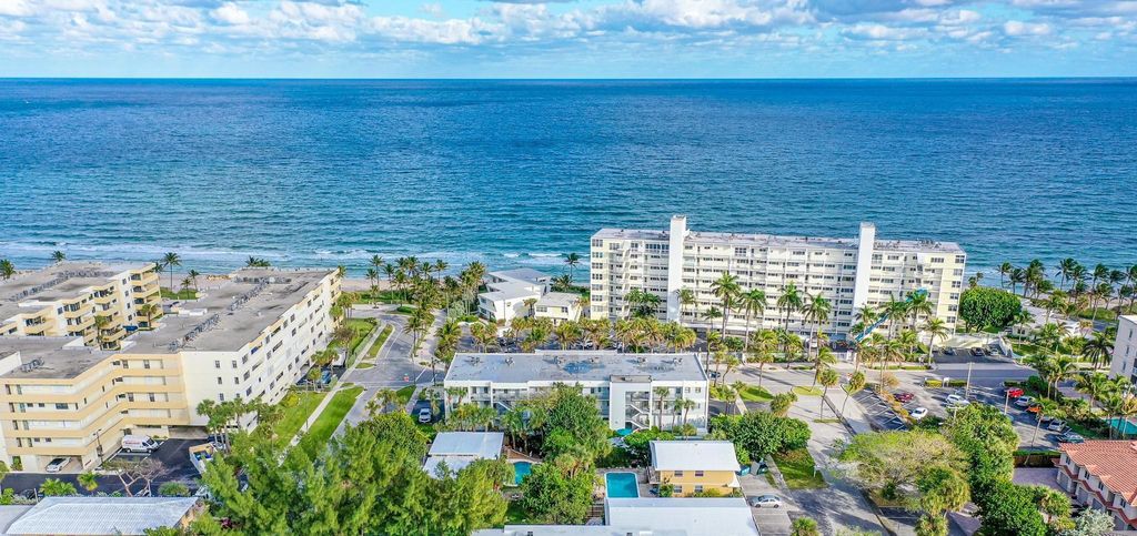 Photo of 2031 SE 5th Street #6, Deerfield Beach, FL 33441 (MLS # B26030079)