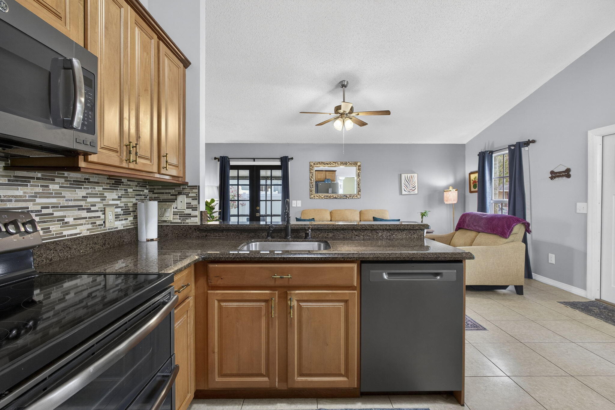 COUNTERPOINT ESTATES 11 - Residential